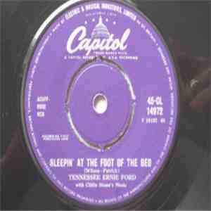 Tennessee Ernie Ford - Sleepin' At The Foot Of The Bed download free